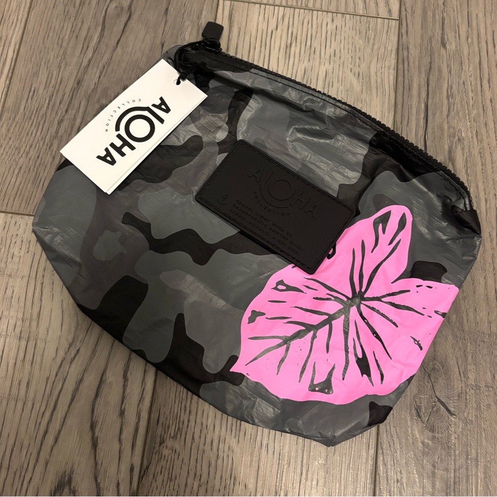 New Limited edition aloha collection small pouch